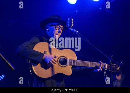 Roma, Italia. 07th Mar, 2023. Michah Paul Hinson suona durante â&#X80;&#X98;i Lie to youâ&#X80;&#x99; live al Monk Club di Roma, Italia, il 7 marzo 2023 Credit: Independent Photo Agency/Alamy Live News Foto Stock