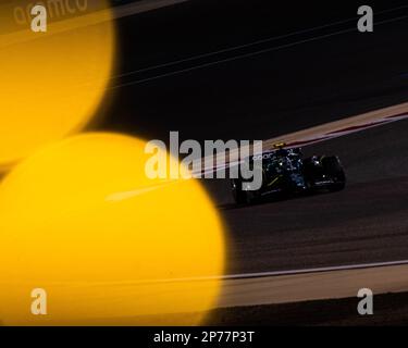 MANAMA, BAHRAIN, circuito di Sakhir, 4. Marzo 2023: #14, Fernando ALONSO, ESP, Aston Martin del team di Formula 1, durante il Gran Premio di Formula uno del Bahrain Foto Stock