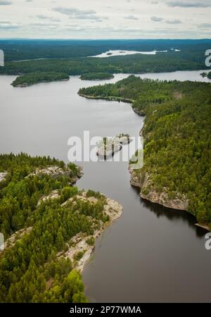 Veduta aerea di una bella parte del lago Vansjø a Østfold, Norvegia, Scandinavia. Foto Stock