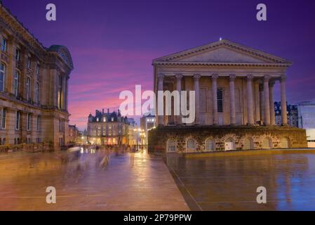 Il Municipio di Birmingham si trova in Victoria Square, Birmingham, Inghilterra al tramonto Foto Stock