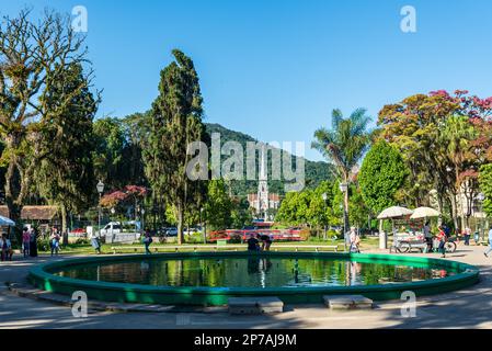 Ombra sulla fontana nel centro di Petropolis in Rio de Janeiro Stato in Brasile Foto Stock