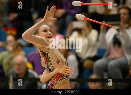 Campione del mondo Darja Varfolomeev GER Clubs, RSG Rhythmic Gymnastics, Gymnastics International 2023, Schmiden vicino Fellbach, Baden-Wuerttemberg Foto Stock