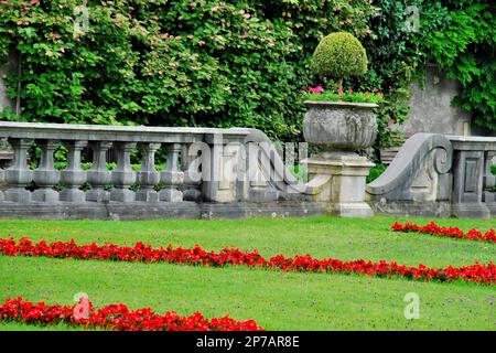 Mirabell Garden & Palace, costruito nel 1606 dal principe - arcivescovo Wolf Dietrich per il suo amato Salome Alt, situato a Salisburgo, Austria, in Europa Foto Stock