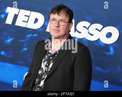 Jeremy Swift arriva alla prima stagione 3 TED LASSO della Apple Original Series che si tiene presso il Regency Village Theater di Westwood, CA, martedì 7 marzo 2023. (Foto di Sthanlee B. Mirador/Sipa USA) Foto Stock