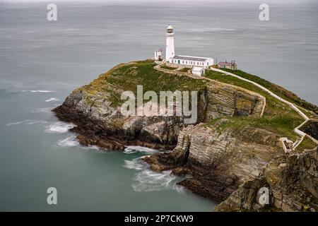 Faro sull'isola di Angelsey Foto Stock