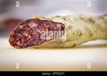 Llonganissa (salsiccia di maiale stagionata e secca catalana) Foto Stock