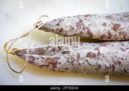 Llonganissa (salsiccia di maiale stagionata e secca catalana) Foto Stock
