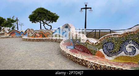 Il Parco dell'Amore, mosaici in stile Gaudi, Miraflores, Lima, Perù Foto Stock