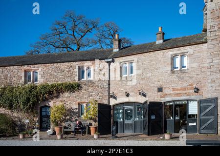 Artigianato antico e moderno a Brougham Hall, Penrith, Cumbria, UK Foto Stock