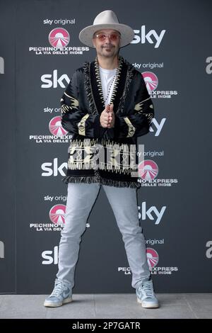 MILANO, ITALIA - 06 MARZO: Joe Bastianich partecipa alla foto-call per 'Pechino Express la via delle Indie' Sky Original il 06 marzo 2023 a Milano, Italia Foto Stock