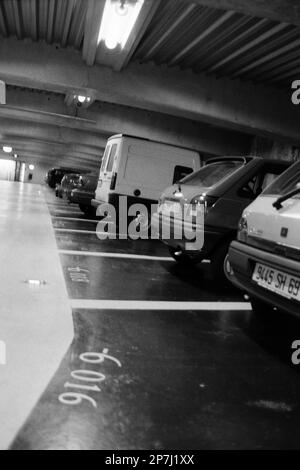 Archivi 90ies: Parcheggio Piazza della Repubblica, Lione, Francia, 1996 Foto Stock