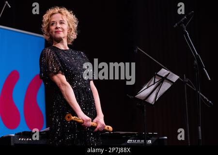 Colonia, Germania. 08th Mar, 2023. Katja Riemann, attrice, è sul palco al Funkhaus come parte del festival di letteratura lit.Cologne. Credit: Rolf Vennenbernd/dpa/Alamy Live News Foto Stock