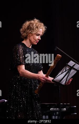 Colonia, Germania. 08th Mar, 2023. Katja Riemann, attrice, è sul palco al Funkhaus come parte del festival di letteratura lit.Cologne. Credit: Rolf Vennenbernd/dpa/Alamy Live News Foto Stock