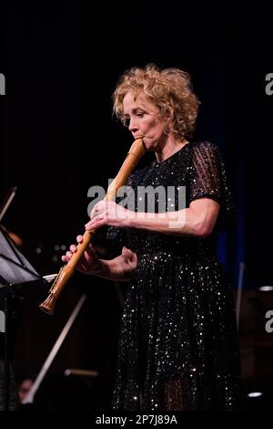 Colonia, Germania. 08th Mar, 2023. Katja Riemann, attrice, è sul palco al Funkhaus come parte del festival di letteratura lit.Cologne. Credit: Rolf Vennenbernd/dpa/Alamy Live News Foto Stock