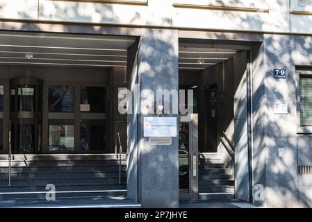 Vienna, Austria - 18 ottobre 2022: Ingresso della stazione di polizia a Innere Stadt, Vienna, Austria Foto Stock
