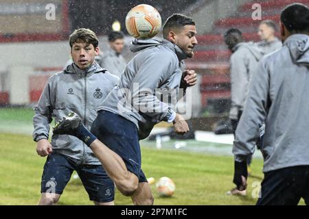 Arnaud Dony di Union e Ismael Kandouss di Union hanno illustrato in azione durante una sessione di allenamento della squadra di calcio belga Royale Union Saint-Gilloise, mercoledì 08 marzo 2023 a Berlino, Germania. L'Unione si prepara alla partita di domani contro l'Unione tedesca di Berlino, la prima tappa del round 16 del concorso UEFA Europa League. FOTO DI BELGA LAURIE DIEFFEMBACQ Foto Stock