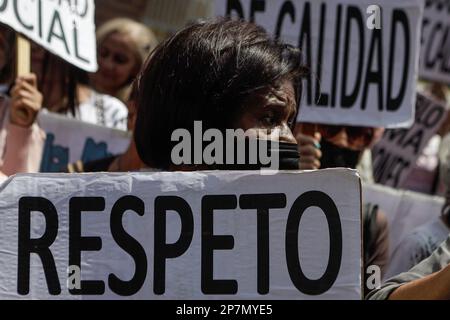 Caracas, Venezuela. 08th Mar, 2023. Una donna chiede 'spect' in un rally in occasione della Giornata internazionale della donna. Credit: Jesus Vargas/dpa/Alamy Live News Foto Stock