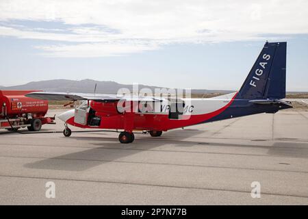 Un britannico Norman B2B Islander, VP-FMC, appartenente al Falkland Islands Government Air Service, FIGAS, presso l'aeroporto di Stanley, Isole Falkland. Foto Stock