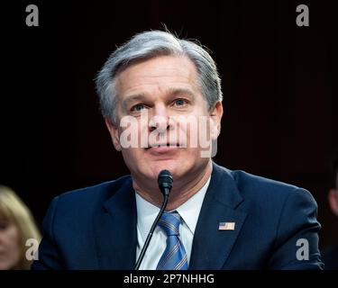 Washington, Stati Uniti. 08th Mar, 2023. Christopher Wray, direttore del Federal Bureau of Investigation (FBI), intervenendo a un'audizione del Senato Intelligence Committee presso il Campidoglio degli Stati Uniti. (Foto di Michael Brochstein/Sipa USA) Credit: Sipa USA/Alamy Live News Foto Stock