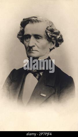 1860 c. FRANCIA: Il compositore francese HECTOR BERLIOZ (1803-1869). La sua grande originalità ne ostacolò la popolarità durante la sua vita , ma oggi è considerato un maestro compositore per opere come HAROLD IN ITALIA , SYMPHONIE FANTASTIQUE e le sue opere , tra cui BEATRICE ET BENEDICT e LES TROYENS . - COMPOSITORE - OPERA LIRICA - CLASSICA - CLASSICA - RITRATTO - RITRATTO - MUSICA - MUSICA - MUSICA - CRAVATTA - CRAVATTA - COLLETTO - COLLETTO - BERLIOTZ - ARCHIVIO GBB Foto Stock