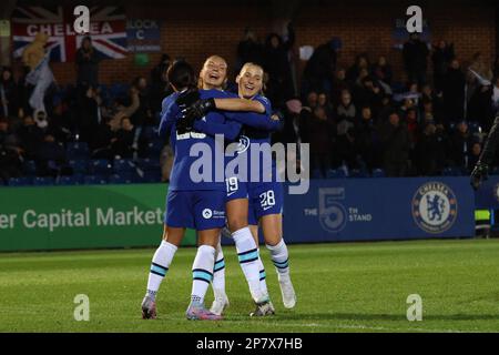 Londra, Regno Unito. 08th Mar, 2023. Kingsmeadow Stadium, Londra, 08 marzo 2023 Johanna Ryting Kaneryd (che, 19) festeggia il suo obiettivo con Sam Kerr (che, 20) e Jelena Cankovic che, 28) durante una partita WSL a Kingsmeadow, tra Chelsea e Brighton Hove Albion. (Bettina Weissensteiner/SPP) Credit: SPP Sport Press Photo. /Alamy Live News Foto Stock