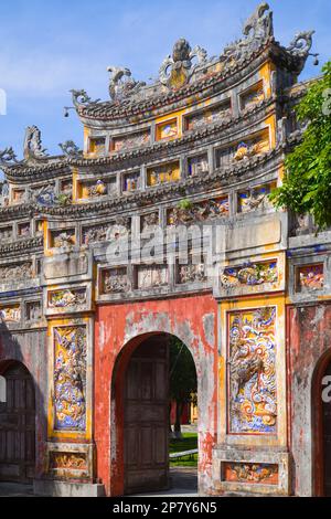 Vietnam, Hue, Cittadella, Città Imperiale, padiglione Hien Lam CAC, cancello, Foto Stock