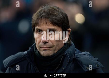 Londra, Regno Unito. 08th Mar, 2023. Antonio Conte, il Tottenham Hotspur Manager guarda. UEFA Champions League 16, 2nd tappa, Tottenham Hotspur contro Milano allo stadio Tottenham Hotspur di Londra mercoledì 8th marzo 2023. Questa immagine può essere utilizzata solo per scopi editoriali. Solo per uso editoriale. pic by Sandra Mailer/Andrew Orchard sports photography/Alamy Live news Credit: Andrew Orchard sports photography/Alamy Live News Foto Stock