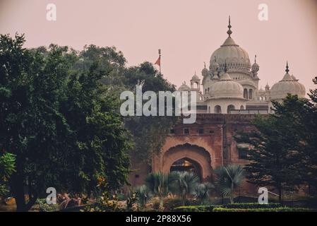 Questa moschea è stata chiamata moti Masjid o Moschea delle Perle a causa del suo colore bianco simile a una perla e delle sue piccole dimensioni. E' una delle due moschee costruite in marbl Foto Stock