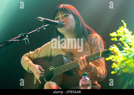 Milano, Italia. 08th Mar, 2023. Beabadoobee - vero nome Beatrice Kristi Ilejay Laus - in concerto presso i magazzini generali di Milano, il 08 2023 marzo (Photo by Mairo Cinquetti/NurPhoto) Credit: NurPhoto SRL/Alamy Live News Foto Stock