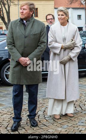 Re Willem-Alexander e la regina Maxima dei Paesi Bassi a Poprad, il 09 marzo 2023, per una visita al patrimonio culturale: Spisska Sobota, per una visita alla St George (St. Juraj) all'ultimo di una visita di Stato di 3 giorni in Slovacchia Foto: Albert Nieboer/Olanda OUT/Point de Vue OUT Foto Stock