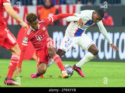 Kingsley Coman, FCB 11 competere per la palla, affrontare, duello, header, zweikampf, Azione, lotta contro Nuno Mendes, PSG 25 in ottava finale partita FC BAYERN MUENCHEN - PARIGI SG 2-0 di calcio UEFA Champions League, partita nella stagione 2022/2023 a Parigi, 08 marzo 2023. Achtelfinale, FCB, Monaco di Baviera, PSG © Peter Schatz / Alamy Live News Foto Stock