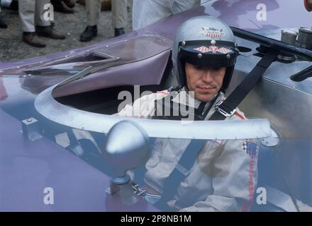 Mario Andretti alla guida di una Honker II, una Holman & Moody motorizzata Ford alle gare CAN AM del 1967. L'auto non era competitiva. Andretti sì Foto Stock