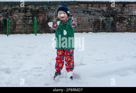 Newtown, Galles, 09/03/2023, nevicate abbondanti a Newtown Mid Wales Today.Credit: H18PDW Fotografia/Alamy Live News Foto Stock