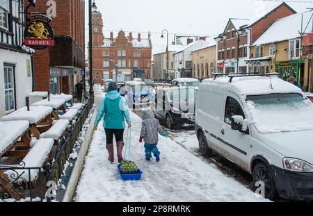 Newtown, Galles, 09/03/2023, nevicate abbondanti a Newtown Mid Wales Today.Credit: H18PDW Fotografia/Alamy Live News Foto Stock