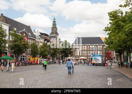 Piazza del mercato del pesce nel centro della città olandese di Groningen. Foto Stock