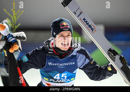 Planica, Slovenia. 25th Feb, 2023. Secondo posto Andreas Wellinger di Germania reagisce durante la gara di Sci Jumping individuale Men HS100 ai Campionati del mondo di sci nordico FIS di Planica. (Foto di Andrej Tarfila/SOPA Images/Sipa USA) Credit: Sipa USA/Alamy Live News Foto Stock