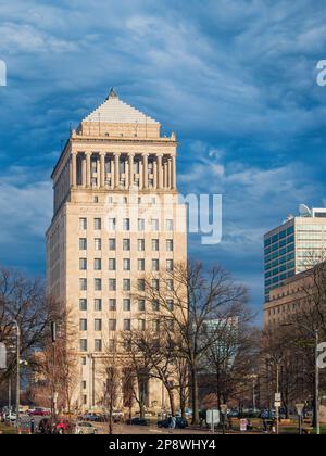 Vista soleggiata del 22nd° tribunale del circuito giudiziario a St Louis, Missouri Foto Stock