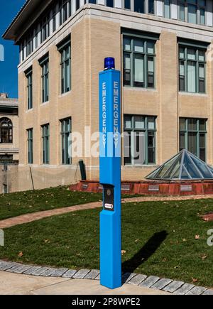 Una stazione di chiamata di emergenza nel campus della Carnegie Mellon University a Pittsburrgh, Pennsylvania, Stati Uniti Foto Stock