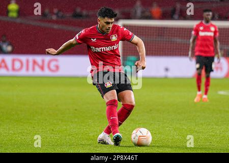 LEVERKUSEN, GERMANIA - 9 MARZO: Nadiem Amiri di Bayer 04 Leverkusen durante la UEFA Europa League Round di 16 tappa una partita tra Bayer 04 Leverkusen e Ferencvarosi TC alla BayArena il 9 marzo 2023 a Leverkusen, Germania (Foto di René Nijhuis/Orange Pictures) Foto Stock