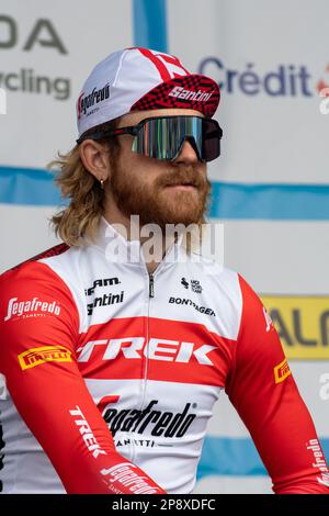 Guilherand Granges, Francia. 25th Feb, 2023. Ritratto di Quinn Simmons del team Trek-Segafredo. Il Faun Ardeche Classic è una gara ciclistica di un giorno che si tiene il 25 febbraio 2023. Questa edizione è stata vinta dal francese Julien Alaphilippe (squadra Soudal Quick-STEP) davanti al suo connazionale David Gaudu, (squadra Groupama-fdj) secondo e dal pilota danese Mattias Skjelmose (squadra Trek-Segafredo) terzo. (Foto di Laurent Coust/SOPA Images/Sipa USA) Credit: Sipa USA/Alamy Live News Foto Stock