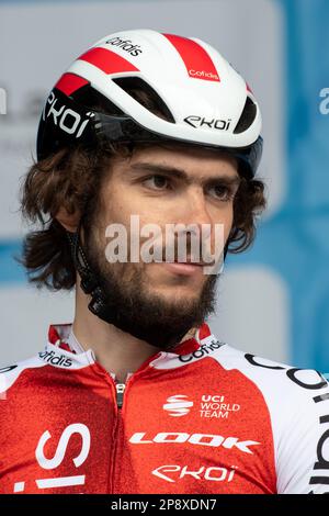 Guilherand Granges, Francia. 25th Feb, 2023. Ritratto del pilota francese Guillaume martin del team Cofidis. Il Faun Ardeche Classic è una gara ciclistica di un giorno che si tiene il 25 febbraio 2023. Questa edizione è stata vinta dal francese Julien Alaphilippe (squadra Soudal Quick-STEP) davanti al suo connazionale David Gaudu, (squadra Groupama-fdj) secondo e dal pilota danese Mattias Skjelmose (squadra Trek-Segafredo) terzo. (Foto di Laurent Coust/SOPA Images/Sipa USA) Credit: Sipa USA/Alamy Live News Foto Stock