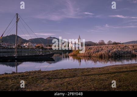 Chiesa di charme a Ponte de Lima: Una vista accattivante del patrimonio culturale del Portogallo Foto Stock