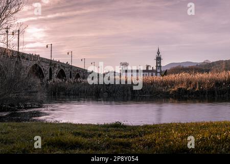 Chiesa di charme a Ponte de Lima: Una vista accattivante del patrimonio culturale del Portogallo Foto Stock