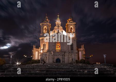 La bellezza notturna del Santuario di Sameiro a Braga Foto Stock