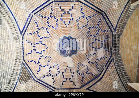 Abdulaziz Khan Madrasa a Bukhara, Uzbekistan. Foto Stock