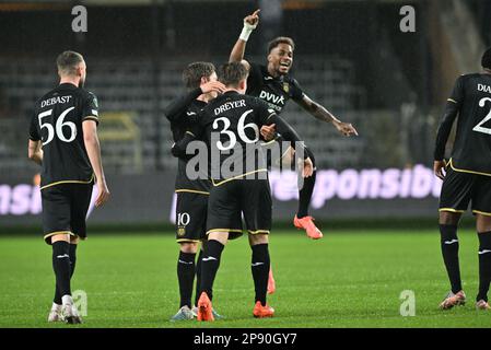 Bruxelles, Belgio. 09/03/2023, Anders Dreyer (36) di Anderlecht ha mostrato festeggiamenti dopo aver segnato un gol durante una partita di calcio tra RSC Anderlecht e Villarreal CF nelle 1/8 finali della UEFA Europa Conference League per la stagione 2022-2023 , giovedì 9 marzo 2023 a Bruxelles , Belgio . PHOTO SPORTPIX | David Catry Foto Stock