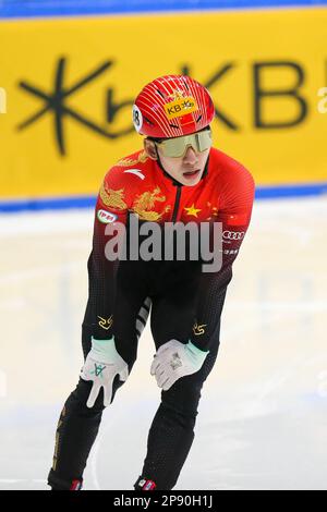 Seul, Corea del Sud. 10th Mar, 2023. LIN Xiaojun della Cina reagisce dopo i preliminari degli uomini 500m al Campionato Mondiale di velocità di pista corta ISU a Seoul, Corea del Sud, 10 marzo 2023. Credit: Wang Yiliang/Xinhua/Alamy Live News Foto Stock