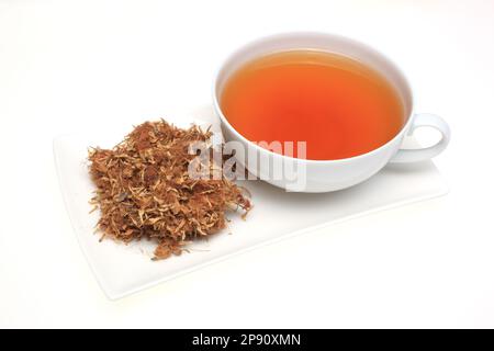 Heiltee aus den gettocknete Blüten der Heilpflanze Seidenakazie, Seidenakazienblüten, Albizia FLOS, Albizia julibrissin, He Huan Hua, Kräutertee Foto Stock