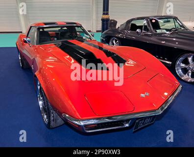 Vista frontale a tre quarti di un 1972, Chevrolet Corvette (C3), parte di una speciale Celebrazione per celebrare 70 anni della Corvette Foto Stock