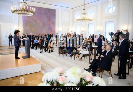 Berlino, Germania. 10th Mar, 2023. Sonja Lahnstein, Presidente degli amici tedeschi dell'Università di Haifa, interviene in occasione di un ricevimento congiunto organizzato dal Presidente tedesco e dagli amici tedeschi dell'Università di Haifa a Palazzo Bellevue per celebrare il 50th° anniversario della fondazione dell'Università israeliana. Con più di 18.000 studenti, l'Università di Haifa è la terza più grande università di Israele. Ebrei e non-ebrei studiano insieme in un'atmosfera di tolleranza e rispetto reciproco. Credit: Bernd von Jutrczenka/dpa/Alamy Live News Foto Stock